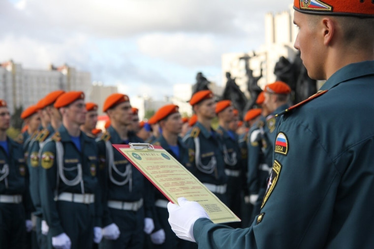 Начать свою карьеру в МЧС России можно, окончив вуз МЧС России..